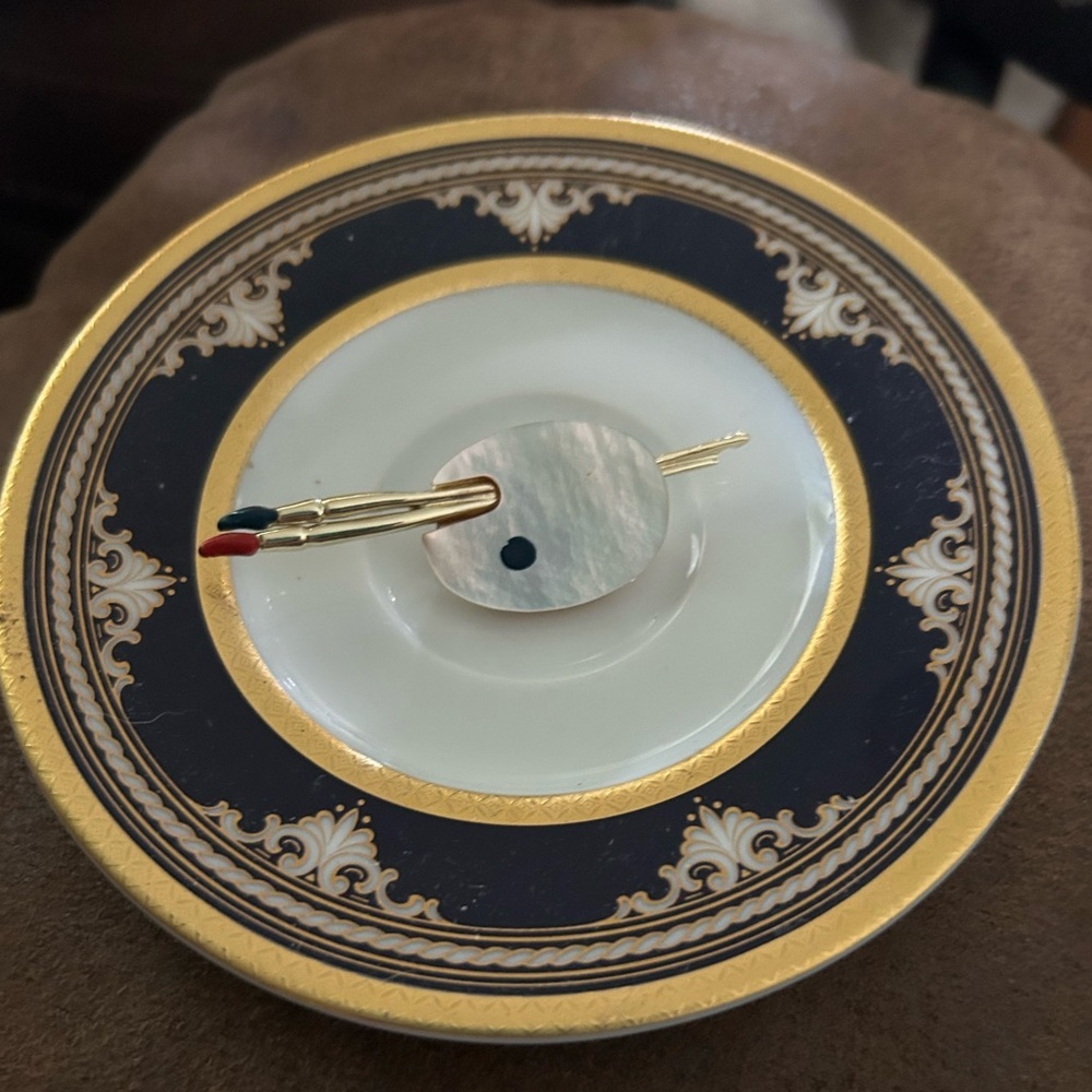 Vintage Mother of Pearl Painter's Palatte & Paintbrush Brooch